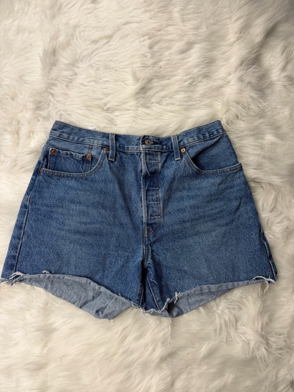 X SOLD X Levi’s 501 shirts